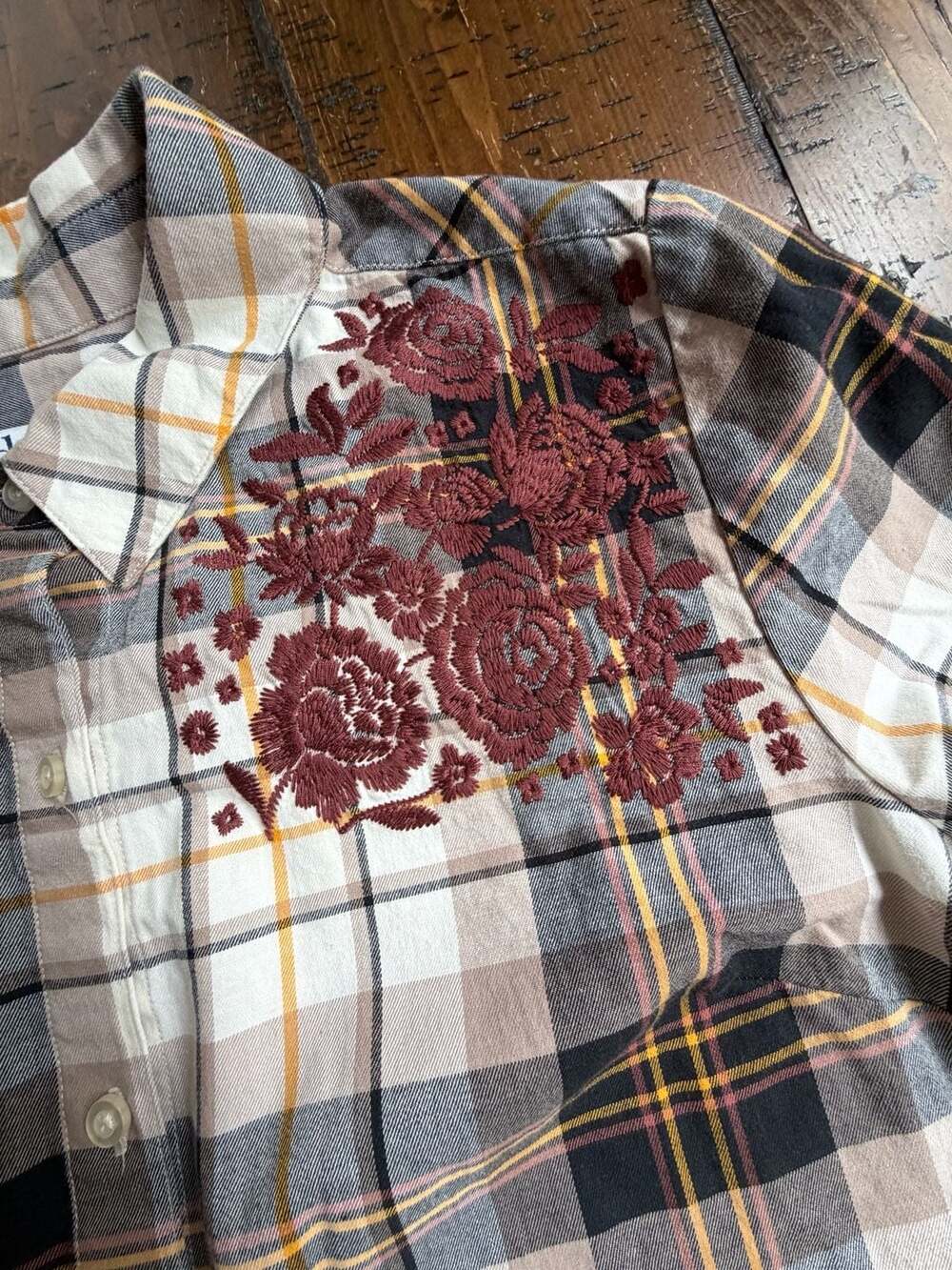 Denim & Co. Floral Embroidered Plaid Button Down Shirt Size L - Picture 3 of 9